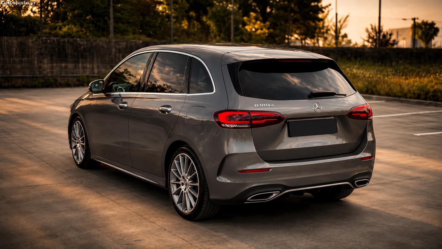 Mercedes-Benz B 180 D NACIONAL — fotografia 15
