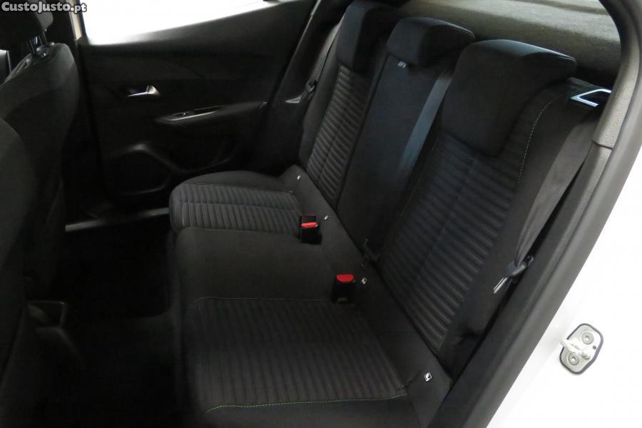 Peugeot 2008 1.2 PureTech Active — fotografia 10