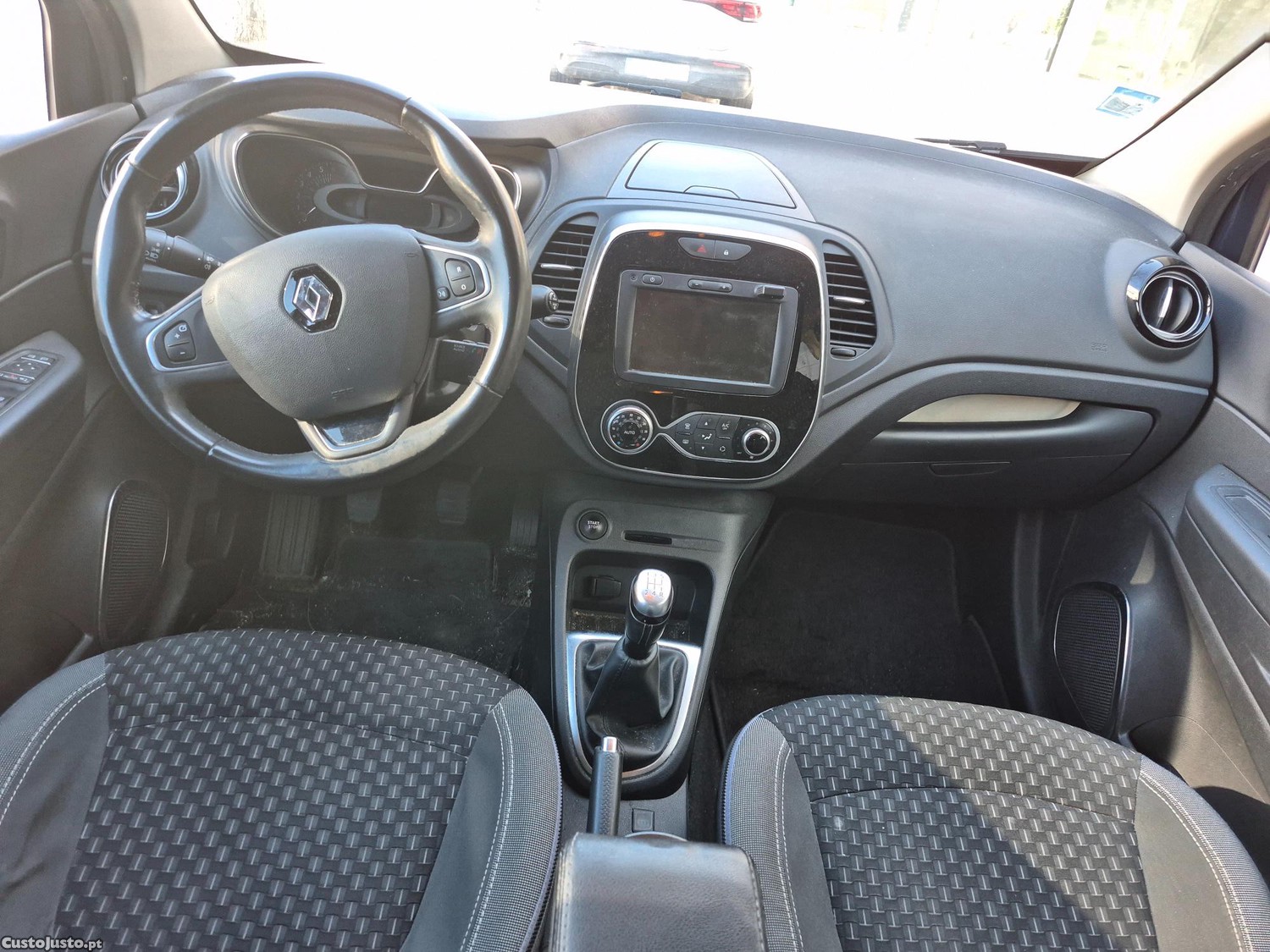 Renault Captur 0.90 Tce Exclusive — fotografia 2