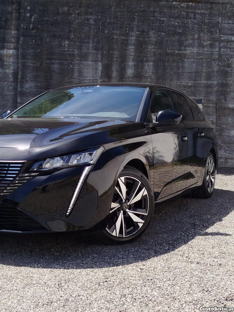Peugeot 308 1.2 PureTech Allure Full LED — fotografia 12