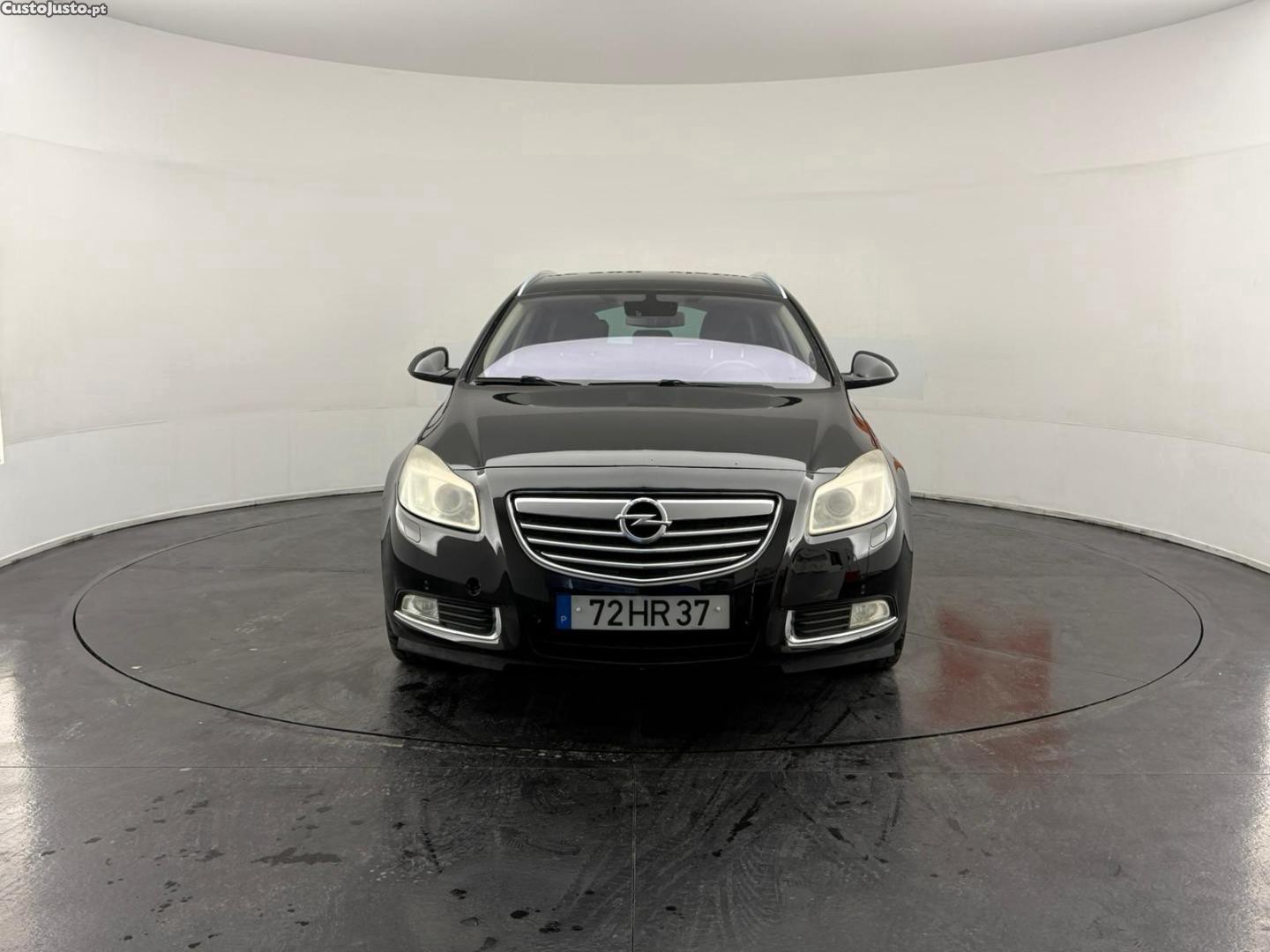 Opel Insignia 2.0 CDTI — photo 2