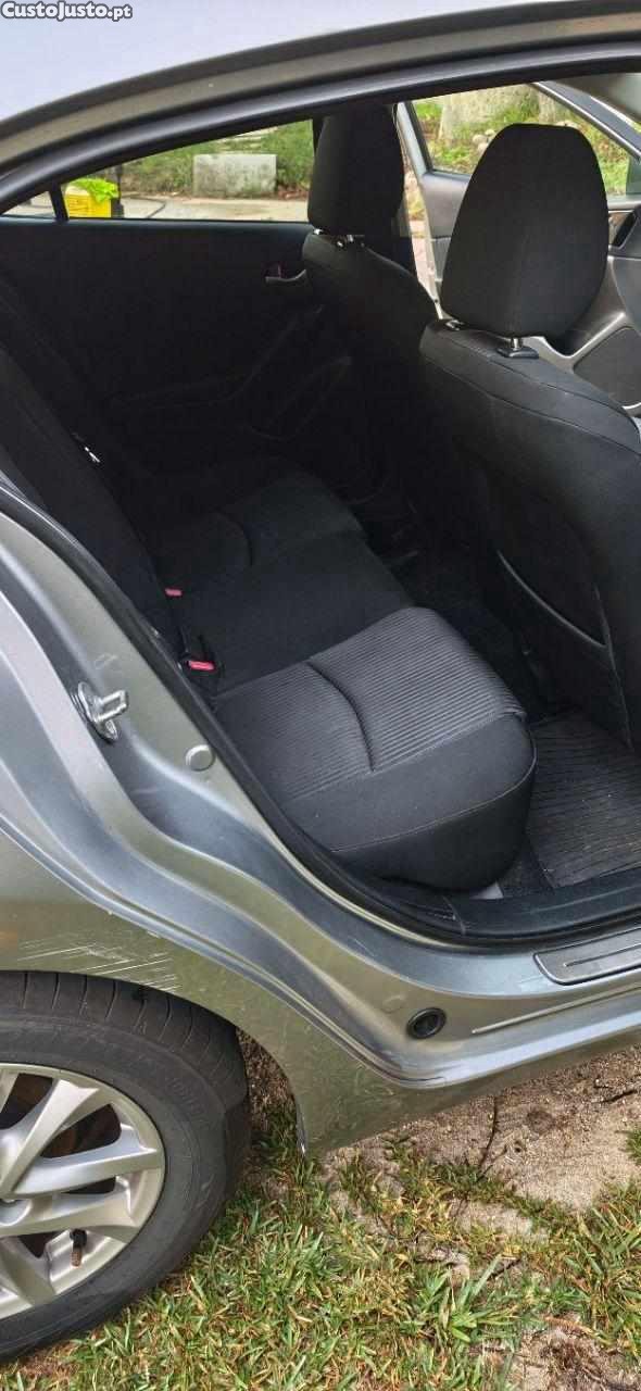 Mazda 3 1.5 Skyactiv-G Evolve HS — fotografia 3