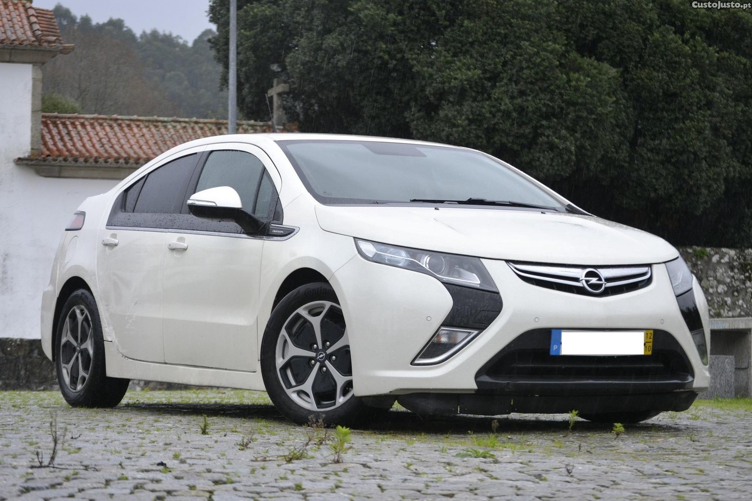 Opel Ampera 1.4 Ecotec Executive — fotografia 17