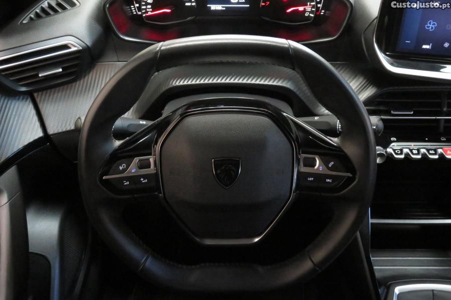 Peugeot 2008 1.2 PureTech Active — fotografia 19