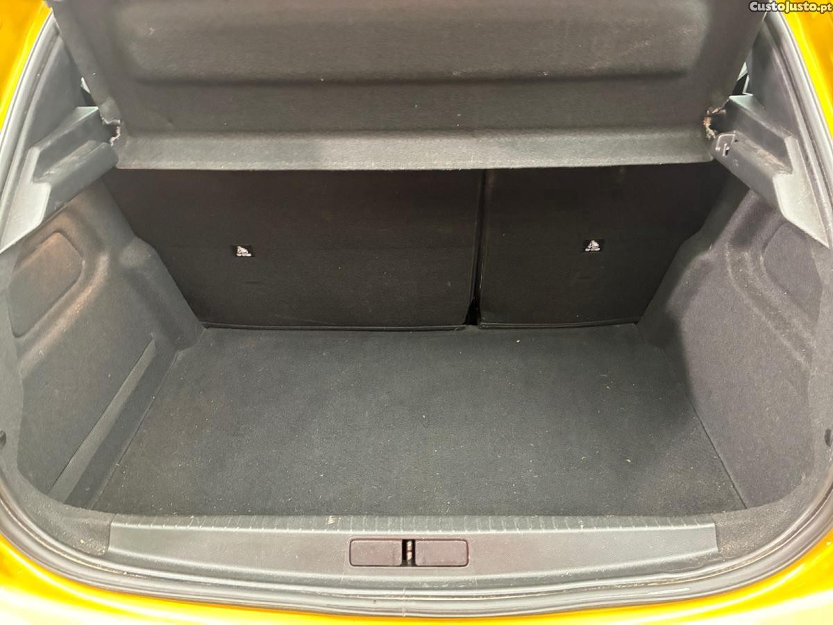 Peugeot 208 50 kWh Active Pack — fotografia 3