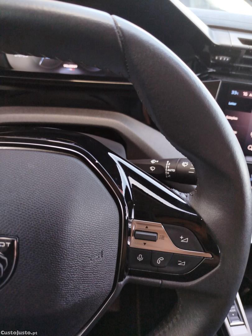 Peugeot 308 1.2 PureTech Allure Full LED — fotografia 6