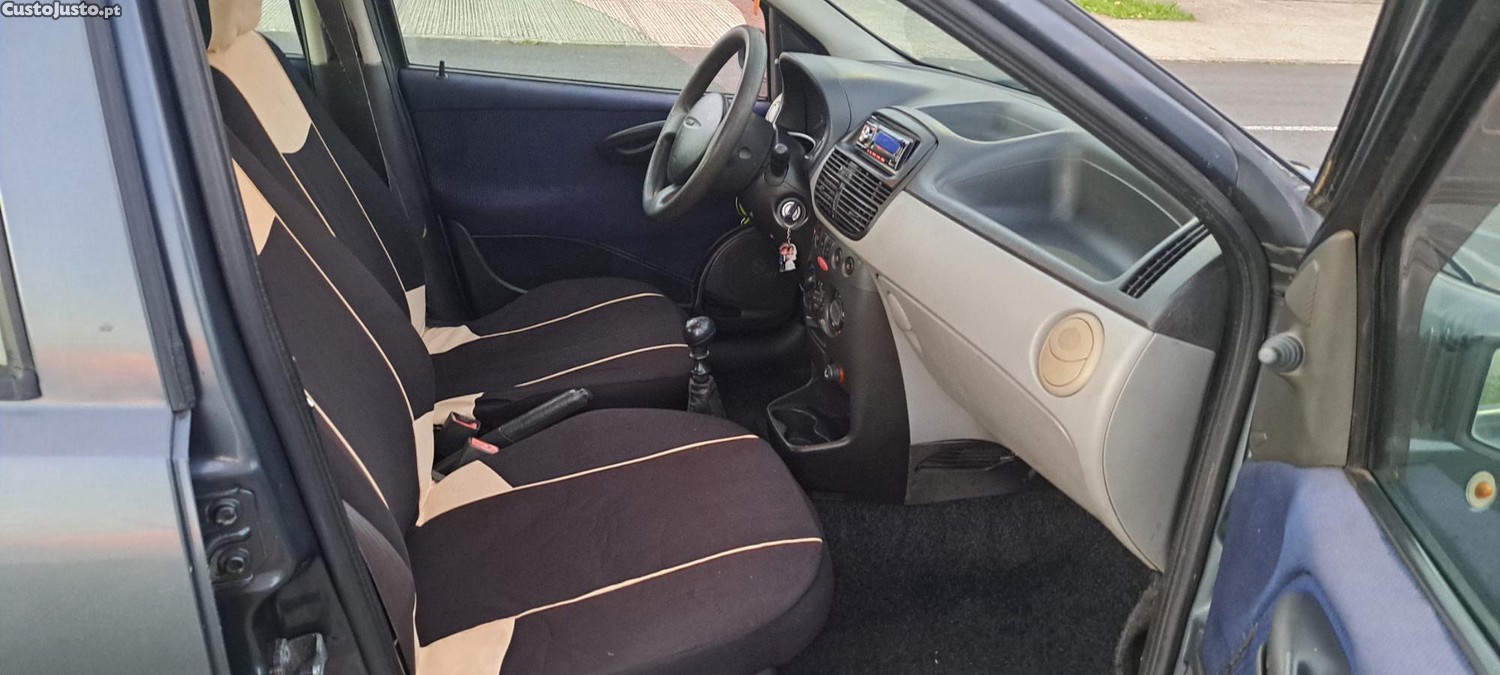 Fiat Punto 1.1 — photo 4