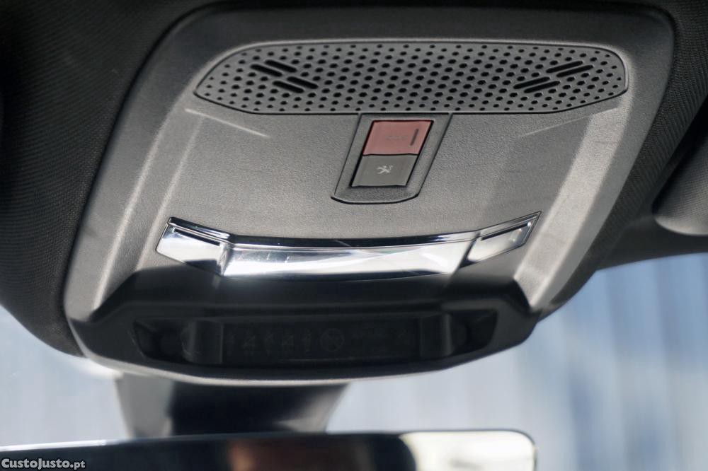 Peugeot 2008 1.2 PureTech GT Line — fotografia 15