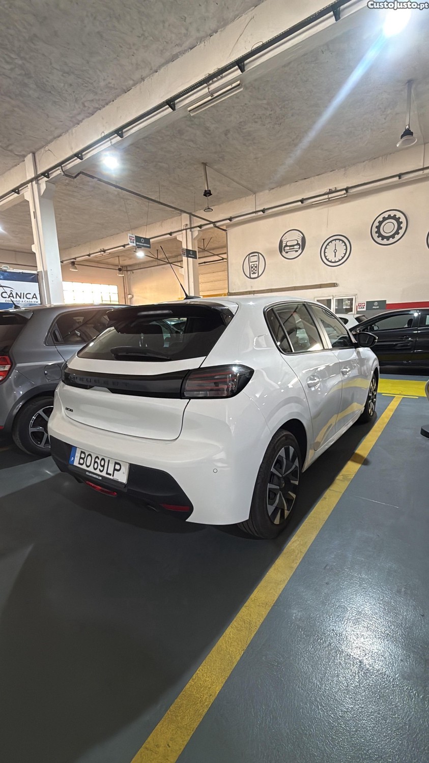 Peugeot 208 1.2 Style  - 24 — photo 2