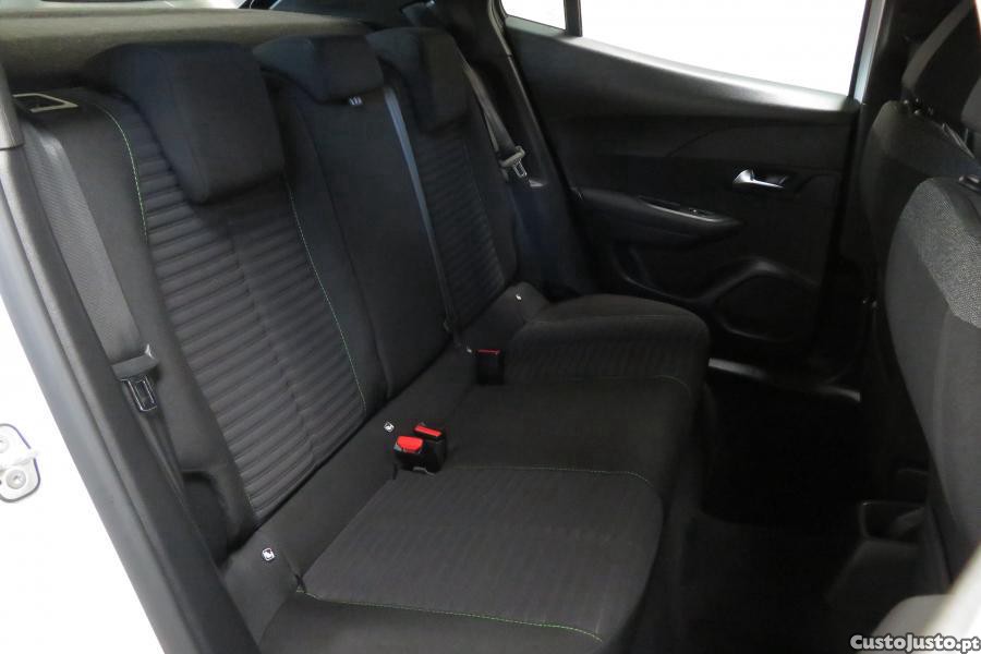 Peugeot 2008 1.2 PureTech Active — fotografia 11