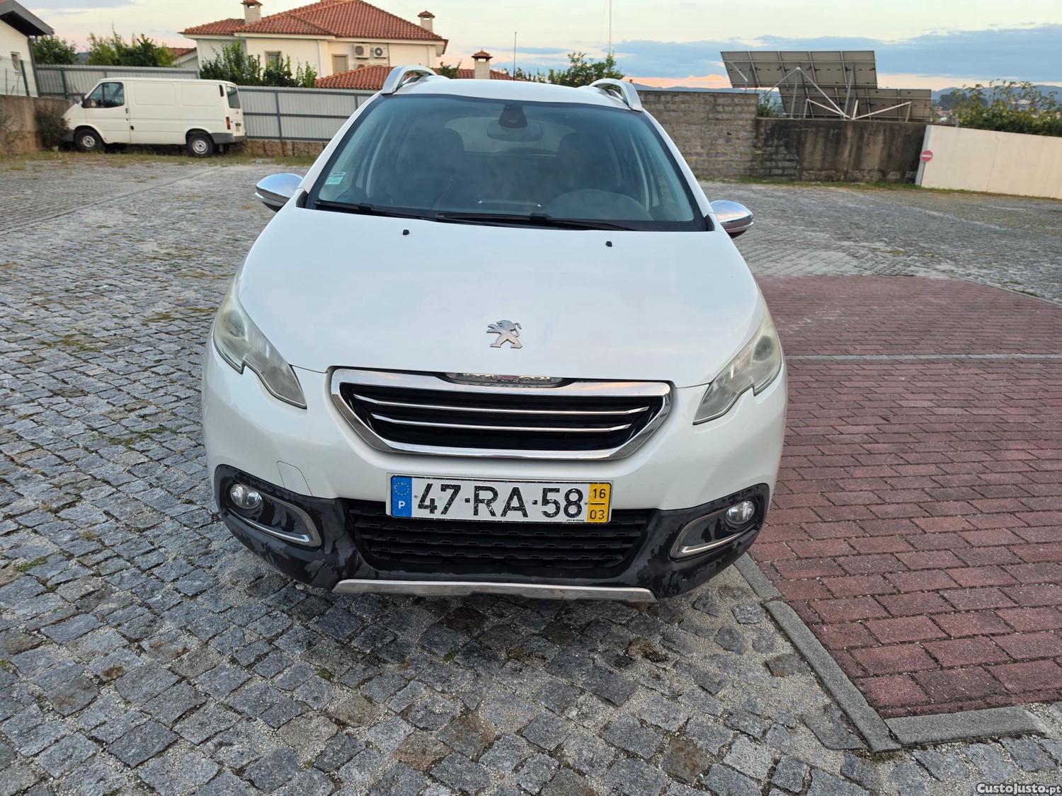 Peugeot 2008 1.2 Pure Tech style nacional muito novo - 16 — photo 2