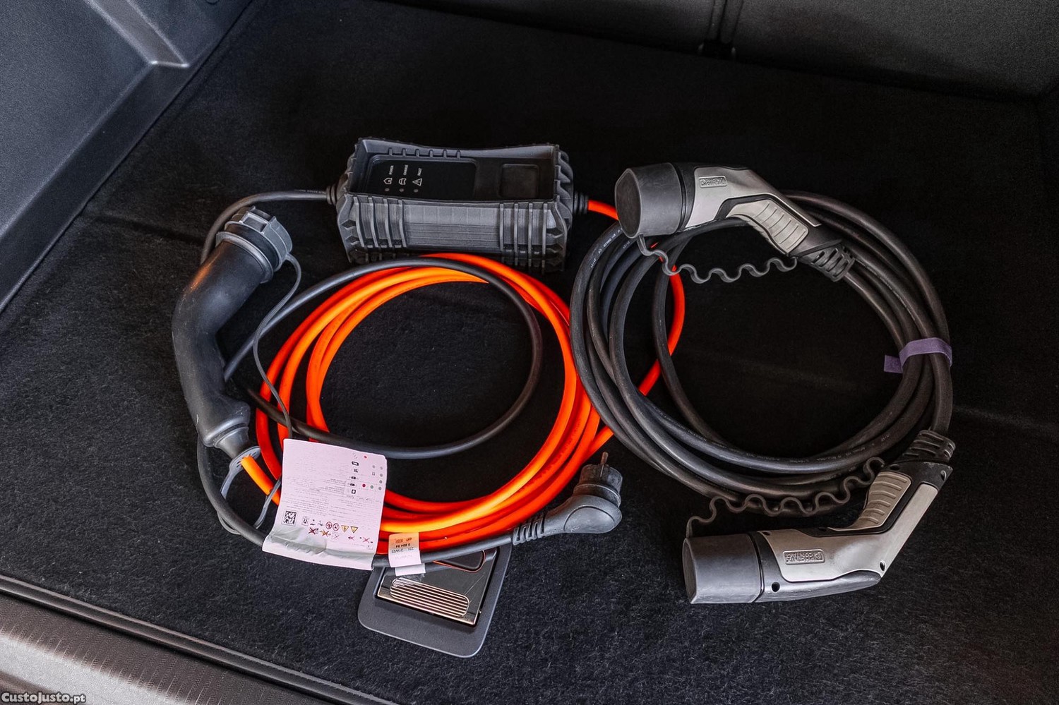 Peugeot 3008 1.6 Hybrid ALLURE e-EAT8 — fotografia 4