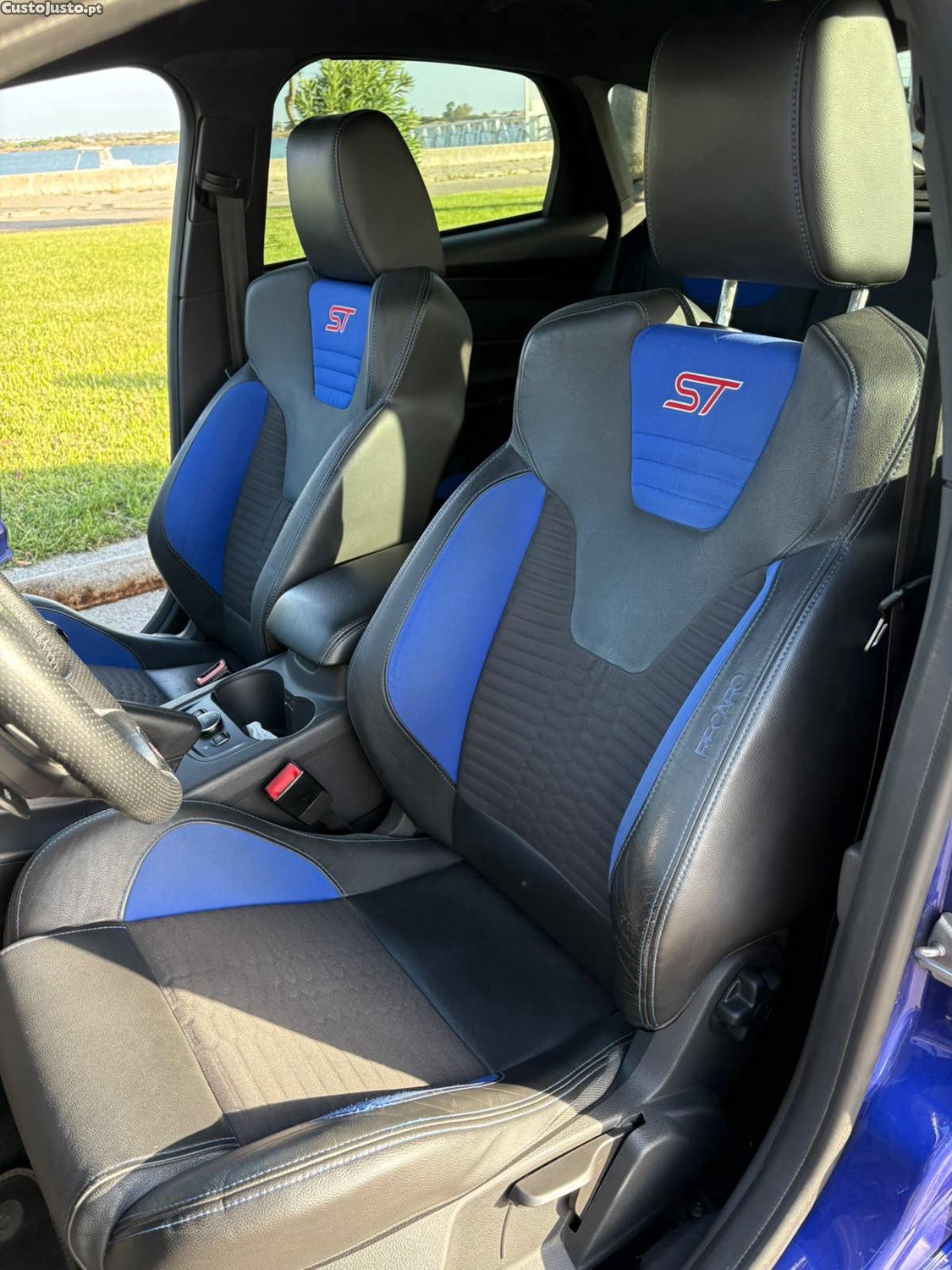 Ford Focus ST 2.0 - 14 — photo 4