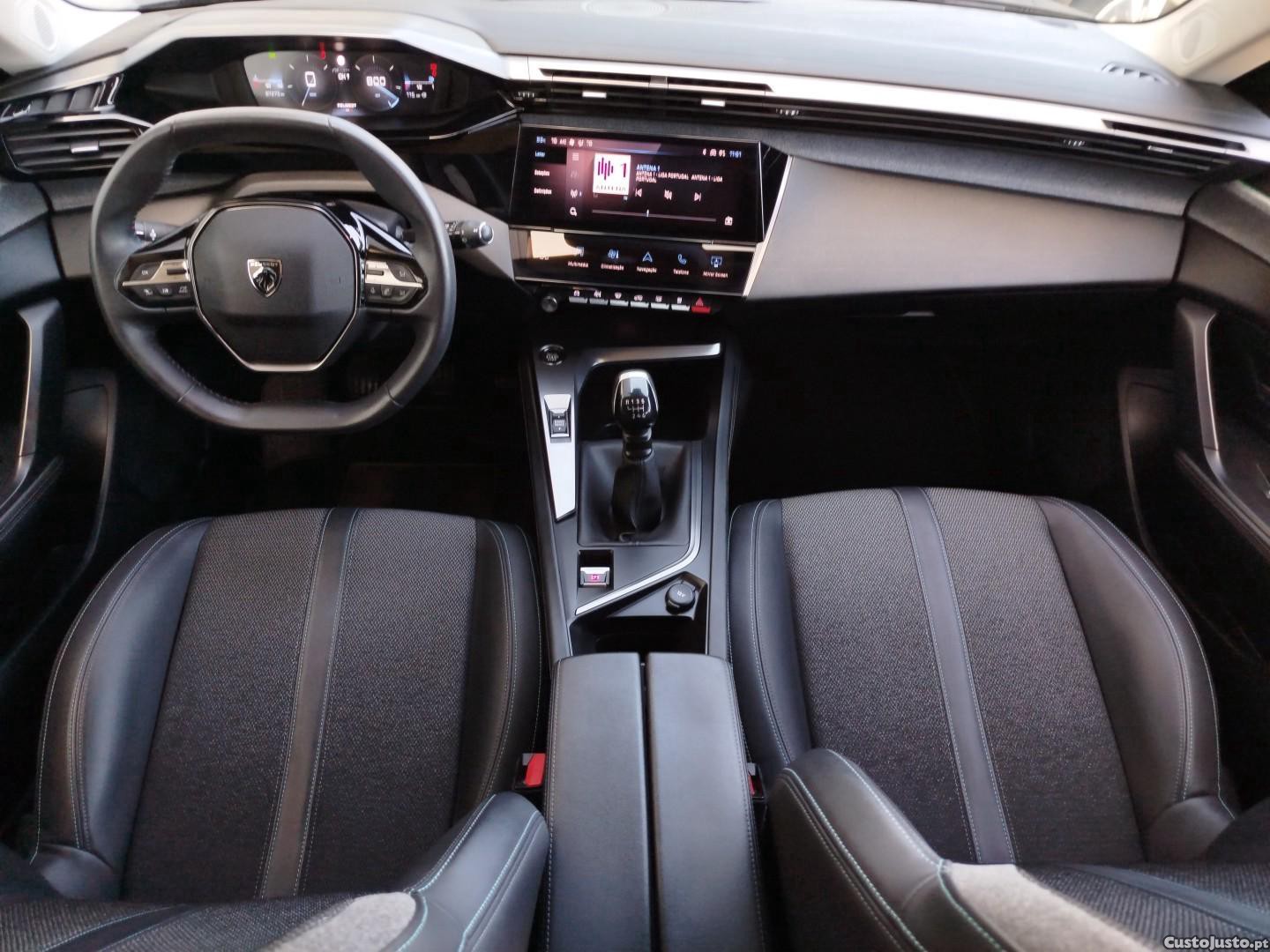 Peugeot 308 1.2 PureTech Allure Full LED — fotografia 3