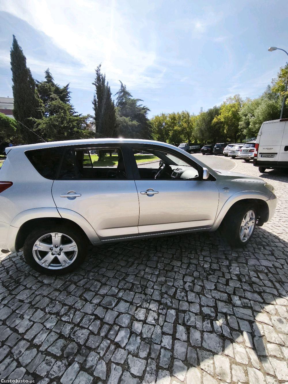 Toyota RAV4 177cv navi - 06 — photo 3