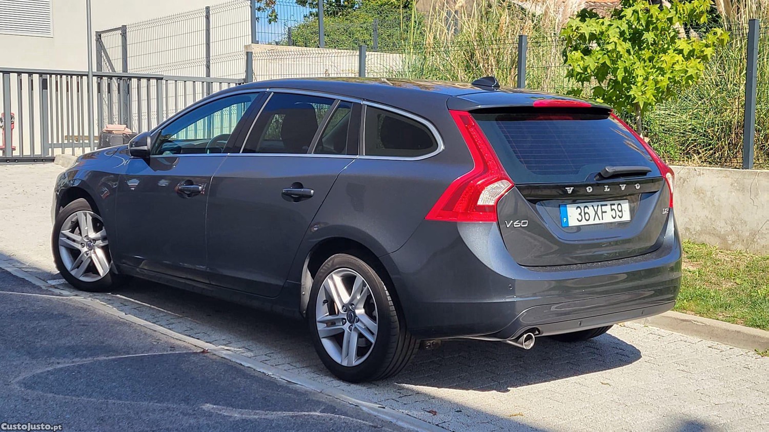Volvo V60 Kinetic — photo 3