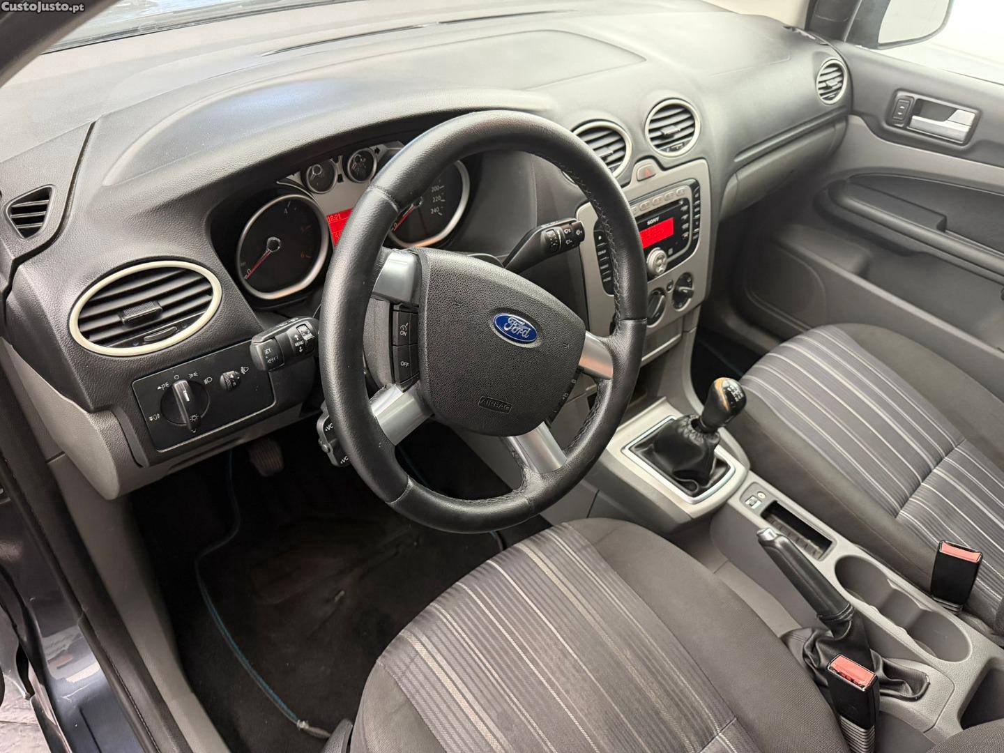 Ford Focus 1.6 TDCI — fotografia 8