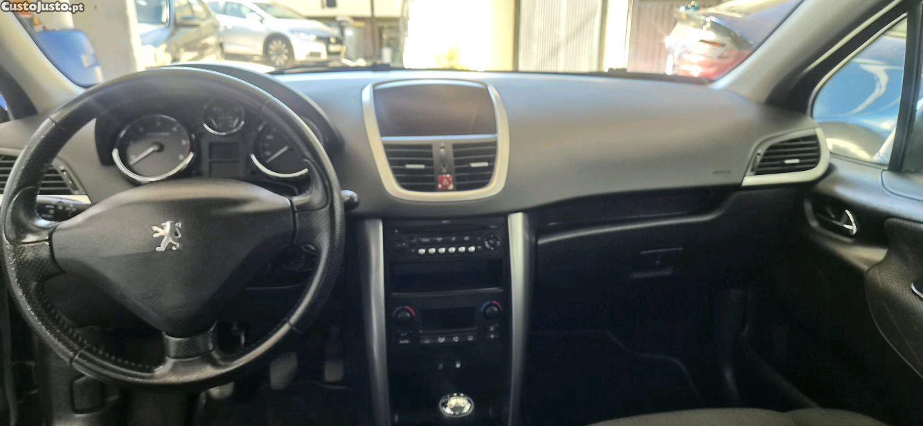 Peugeot 207 1.4 HDI — photo 2