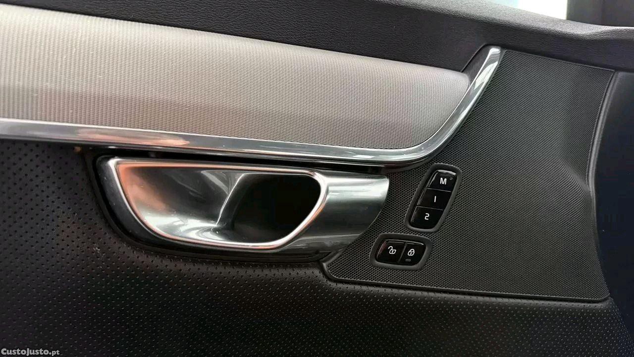 Volvo V90 D4 R-Design — fotografia 3
