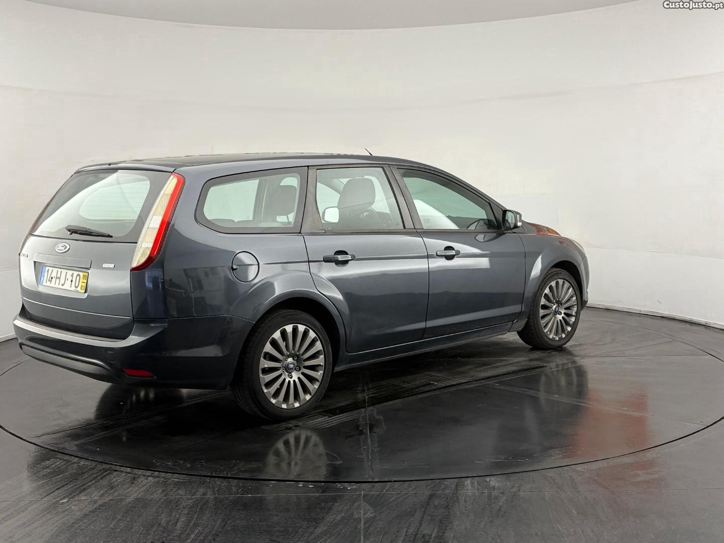 Ford Focus 1.6 TDCI — fotografia 13
