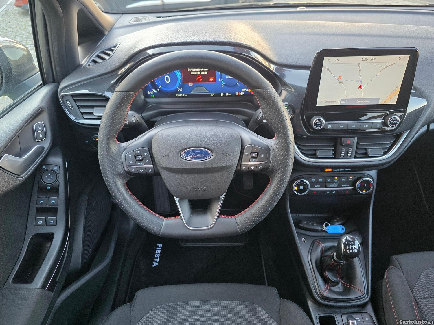 Ford Fiesta 1.0 EcoBoost MHEV ST-Line X — fotografia 23