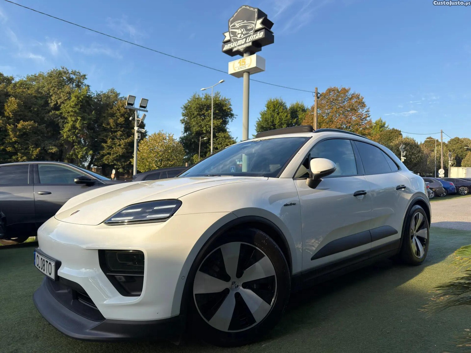 Porsche Macan Electric 4 - 25 — photo 4