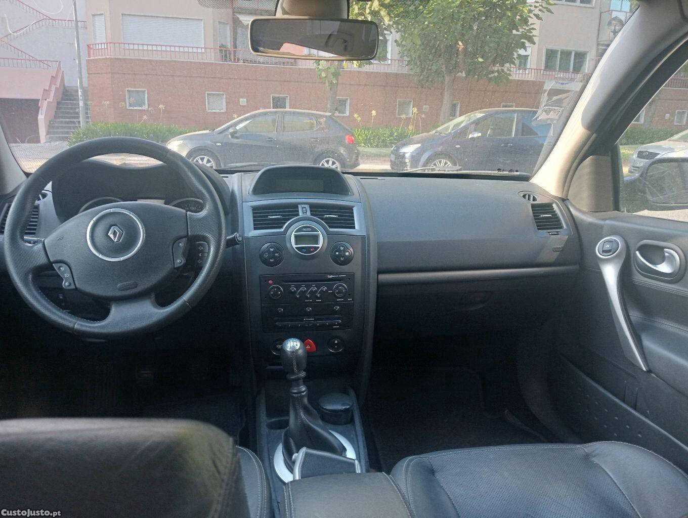 Renault Mégane luxury 1.5 dci — fotografia 6