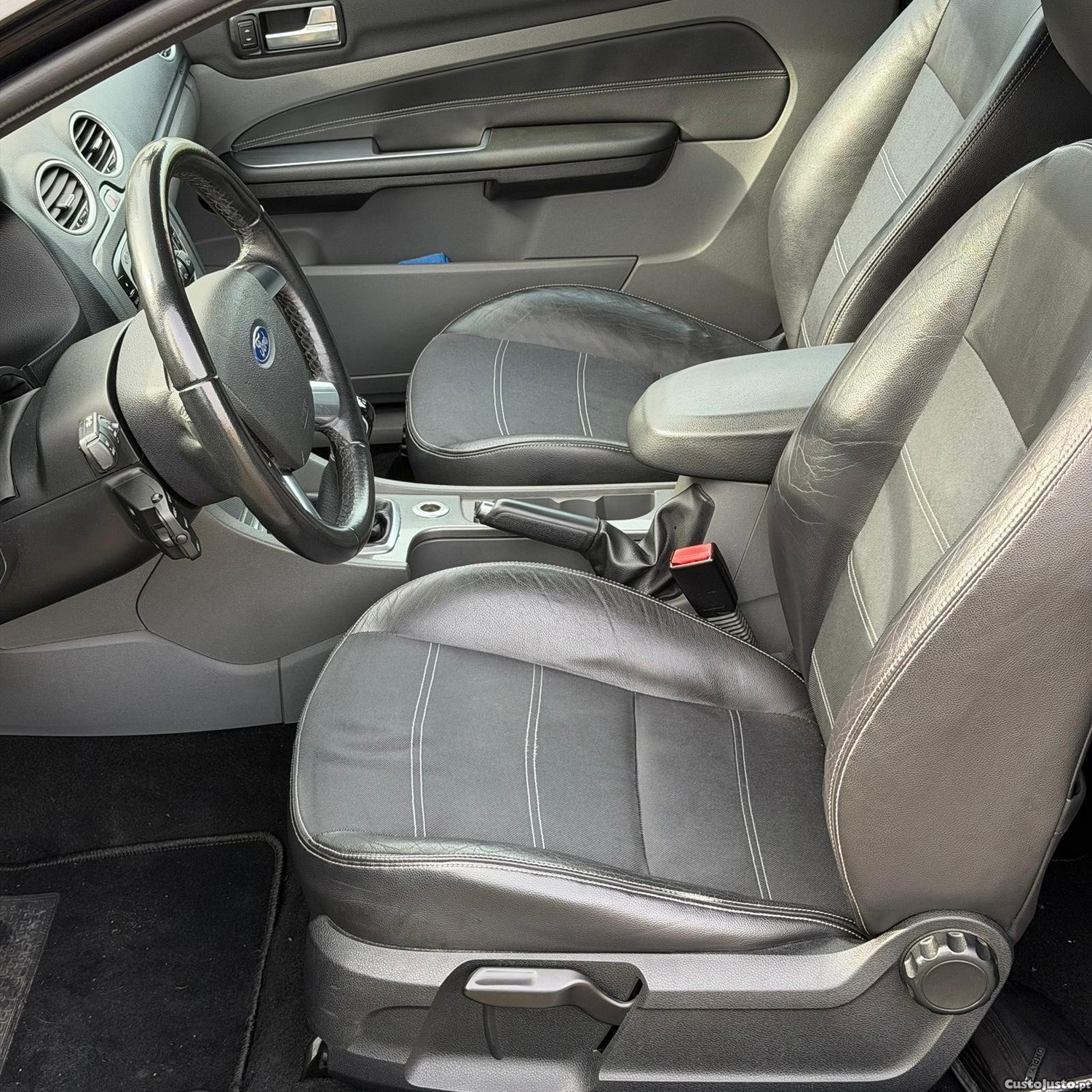 Ford Focus coupe - 08 — photo 3