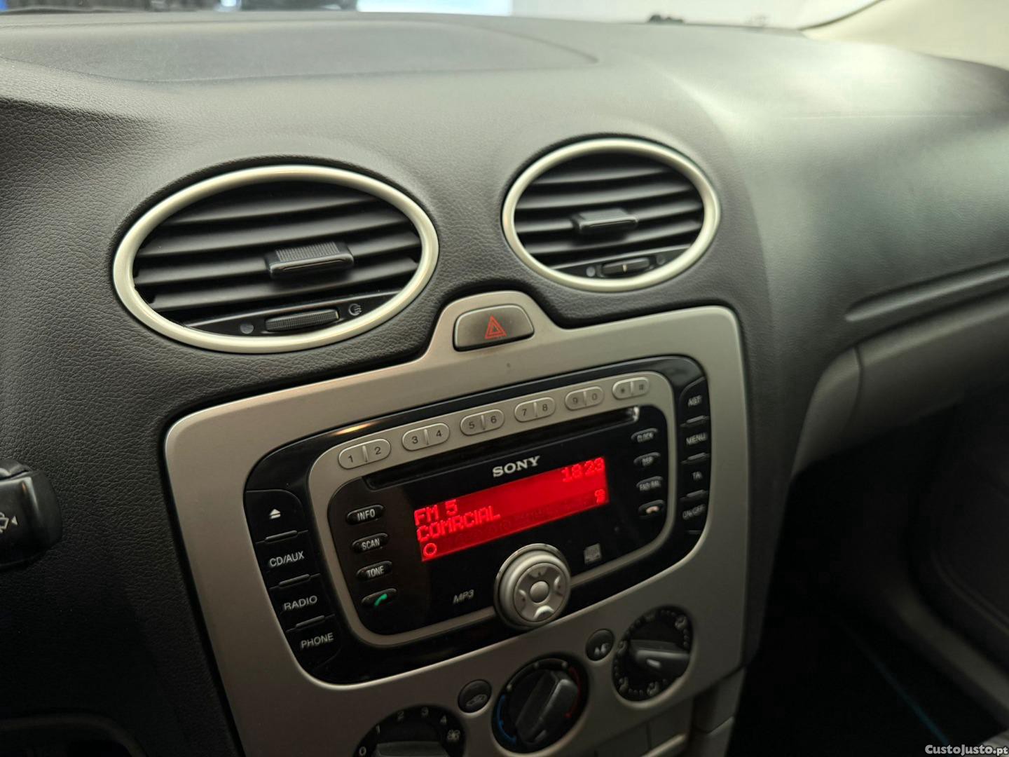 Ford Focus 1.6 TDCI — fotografia 7