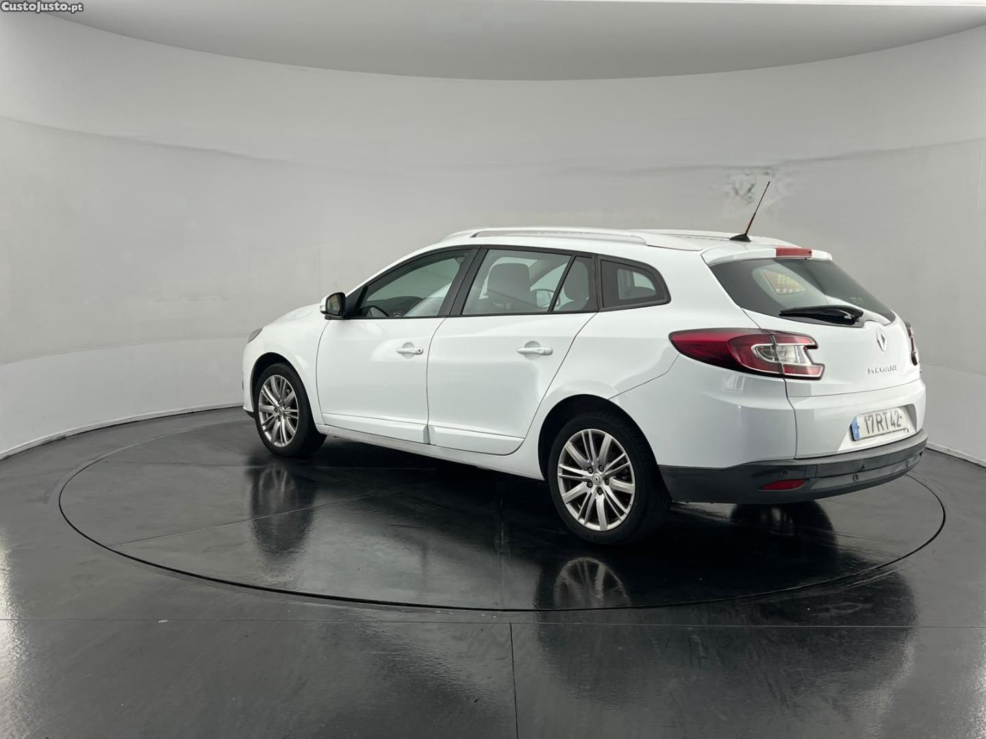 Renault Mégane GRANDTOUR 1.5 DCi - 14 — photo 3
