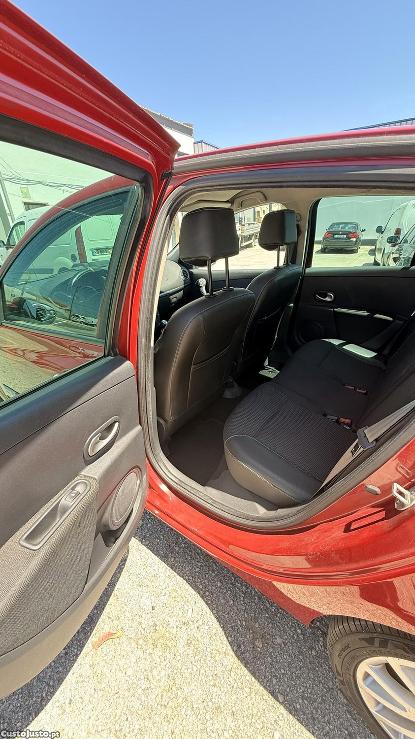 Renault Clio 1.5 dCi de 2009 — fotografia 3