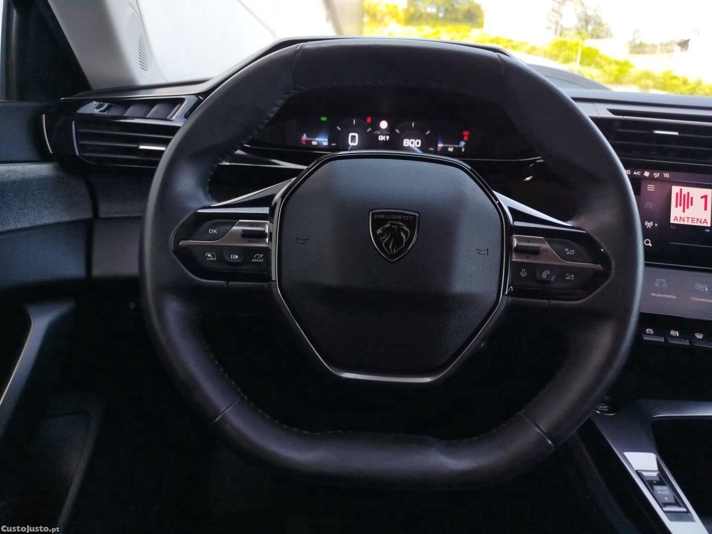 Peugeot 308 1.2 PureTech Allure Full LED — fotografia 4