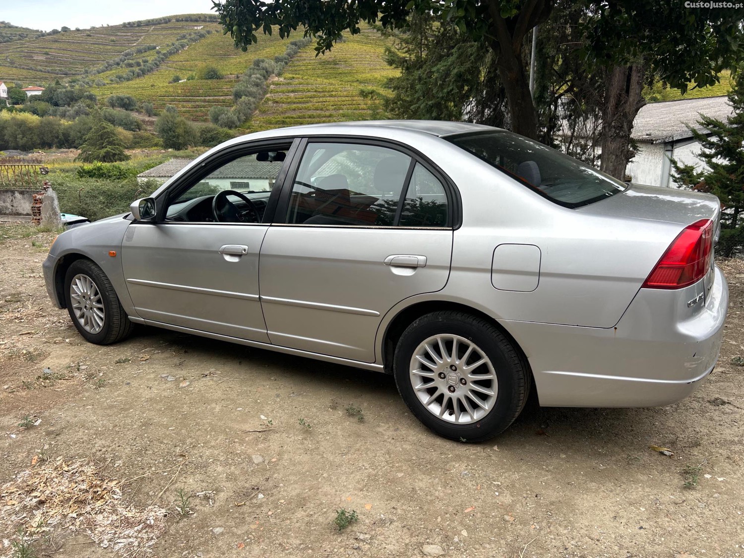 Honda Civic 4Dr (Es5) — photo 3