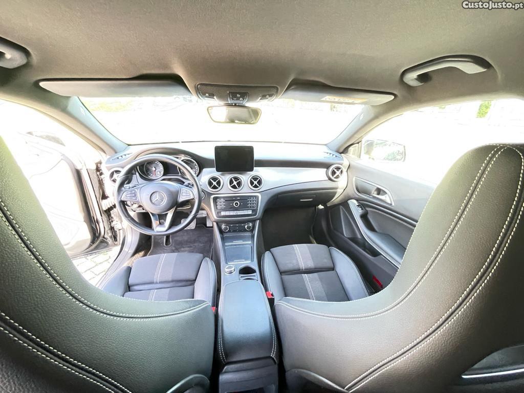 Mercedes-Benz CLA 180 180 D — fotografia 4