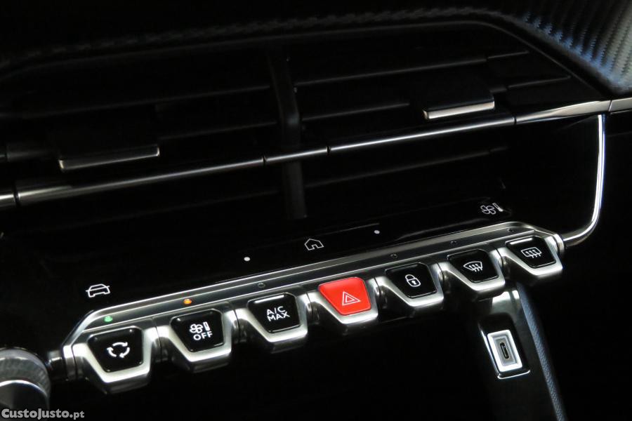 Peugeot 2008 1.2 PureTech Active — fotografia 8