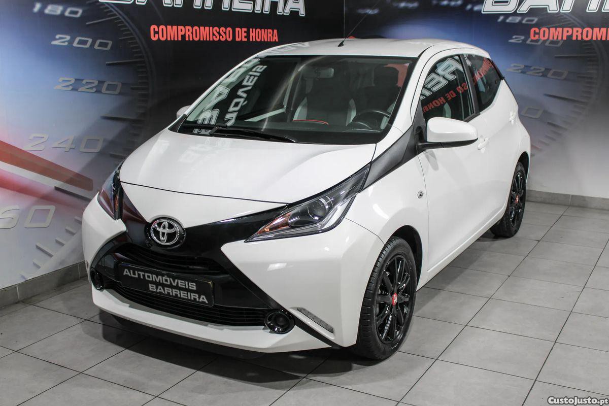 Toyota Aygo 1.0 X-Play+AC+X-Touch — fotografia 8