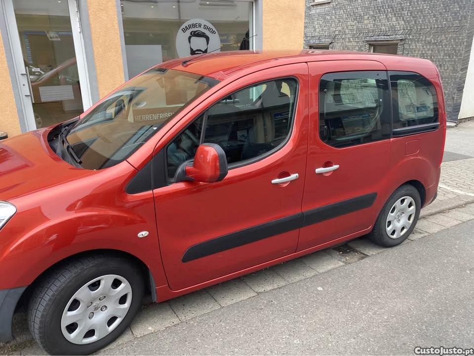 Peugeot Partner Tepee - 09 — photo 2