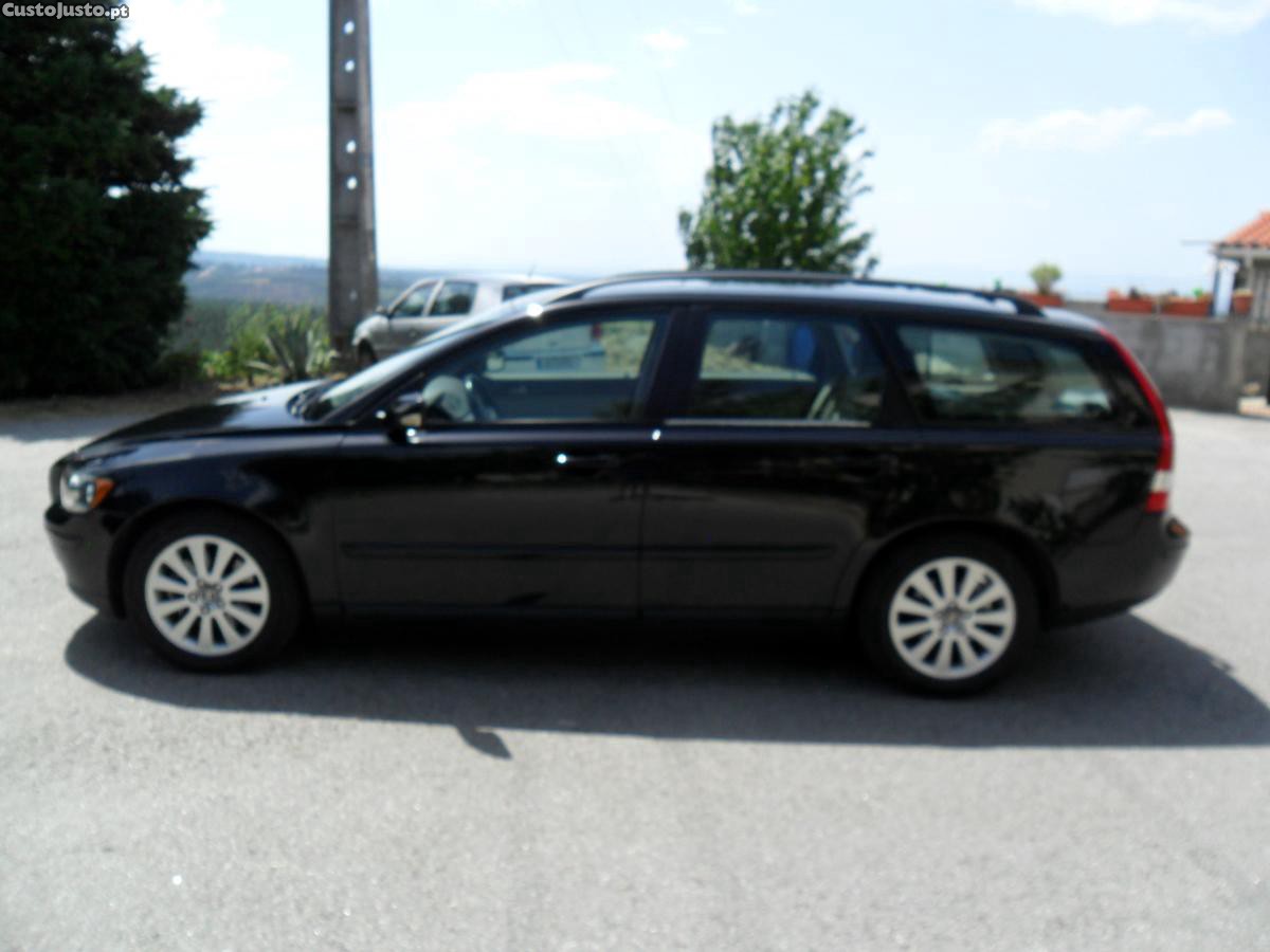 Volvo V50 2.0 D Momentum (nivel 2) — photo 2