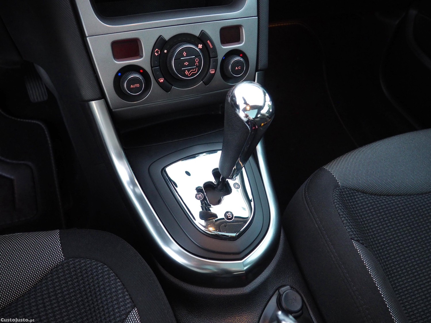 Peugeot 308 automático 1.6 HDI-blue, teto panorâmico, GPS, nacional, filtro de partículas novo, revisão feita - 10 — photo 3