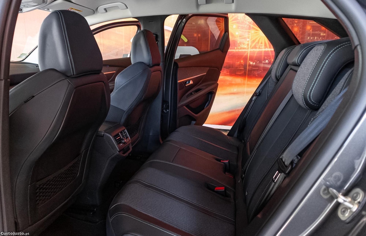 Peugeot 3008 1.6 Hybrid ALLURE e-EAT8 — fotografia 6