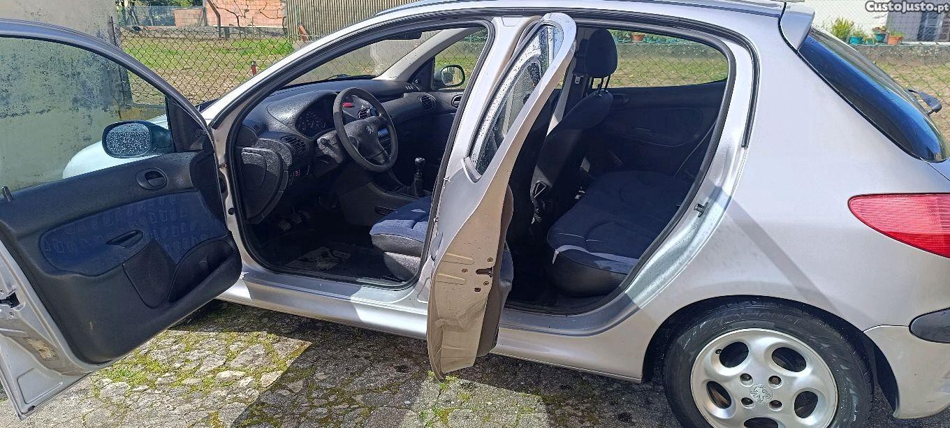 Peugeot 206 1.9 — fotografia 4