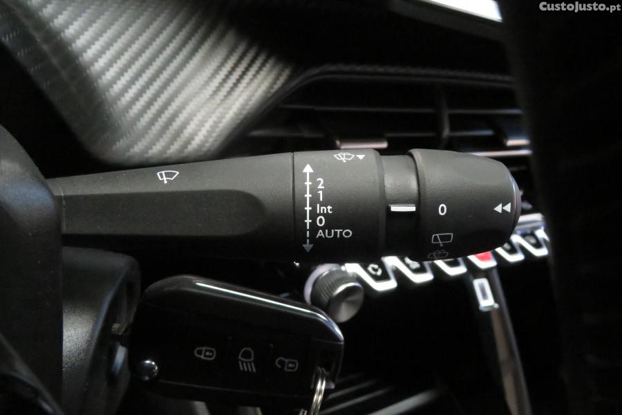 Peugeot 2008 1.2 PureTech Active — fotografia 5