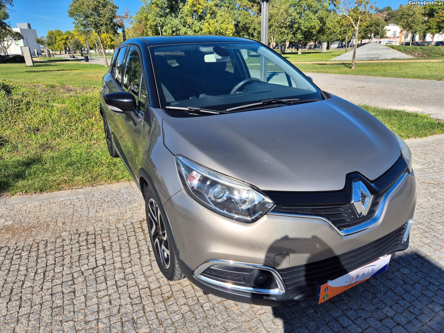 Renault Captur Exclusive — photo 3