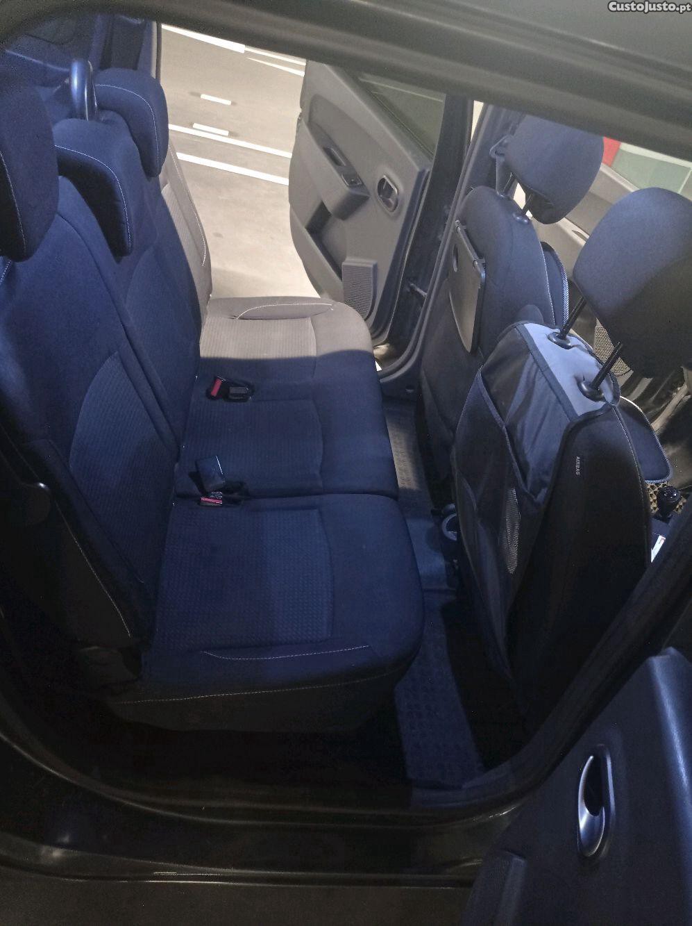 Dacia Lodgy Confort GPL — fotografia 9