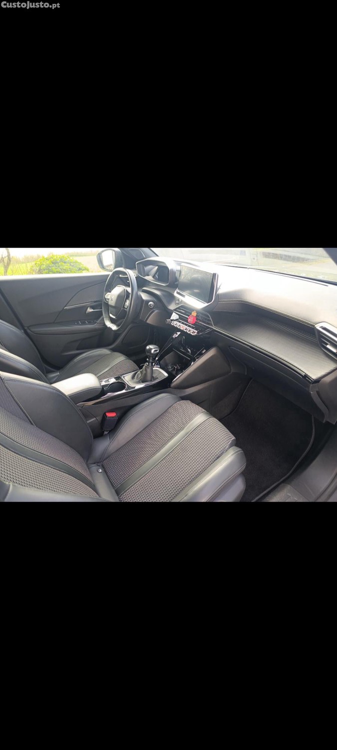 Peugeot 2008 GT - 21 — photo 2