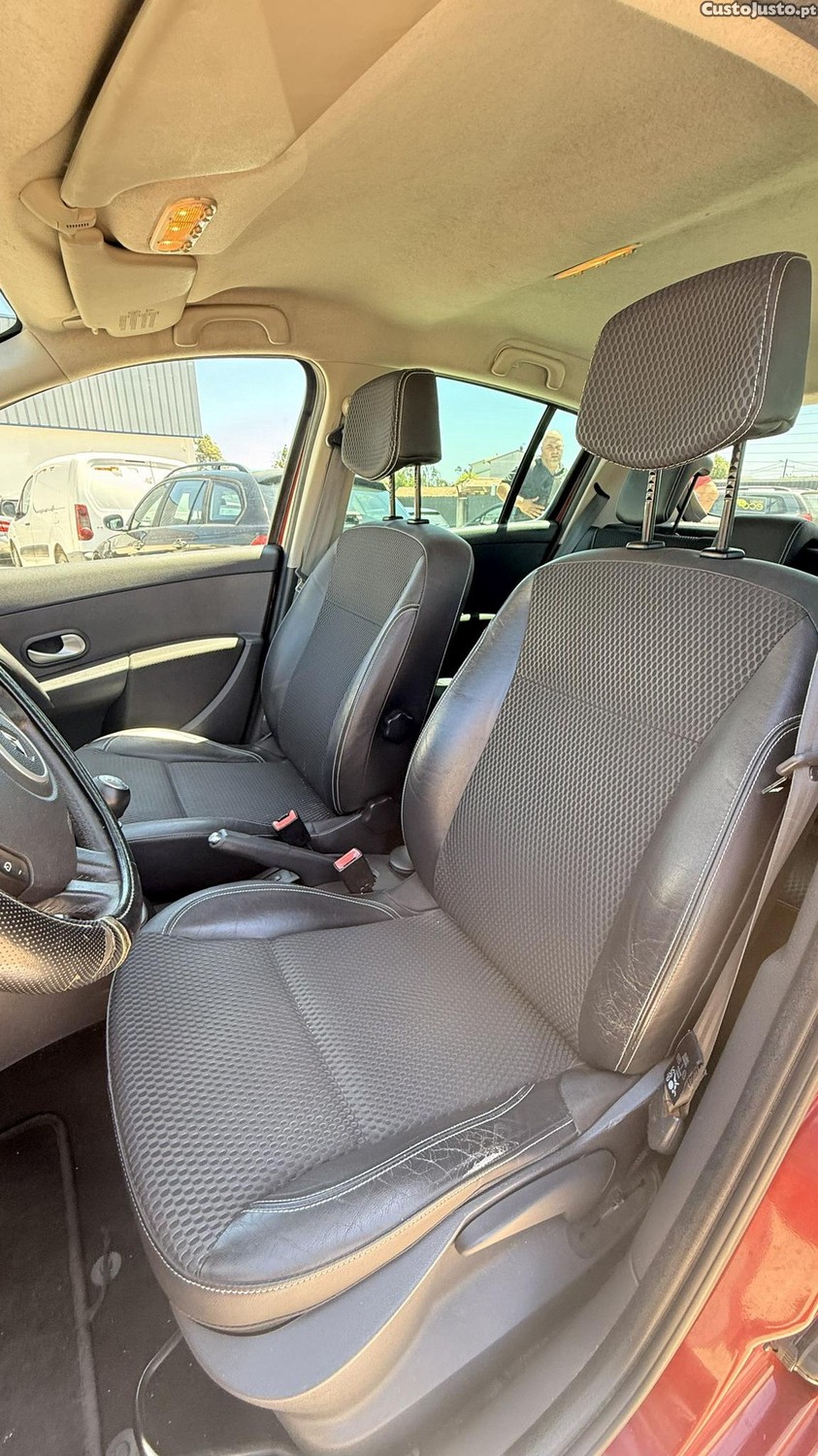 Renault Clio 1.5 dCi de 2009 — fotografia 6