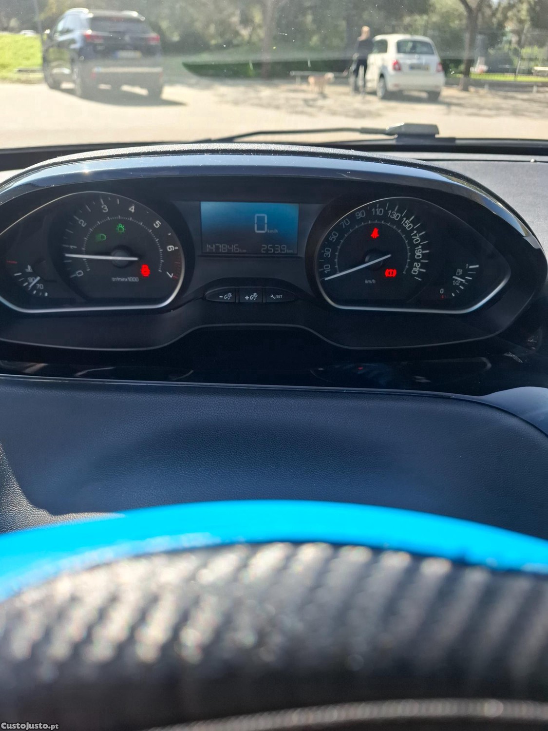 Peugeot 208 C — fotografia 2