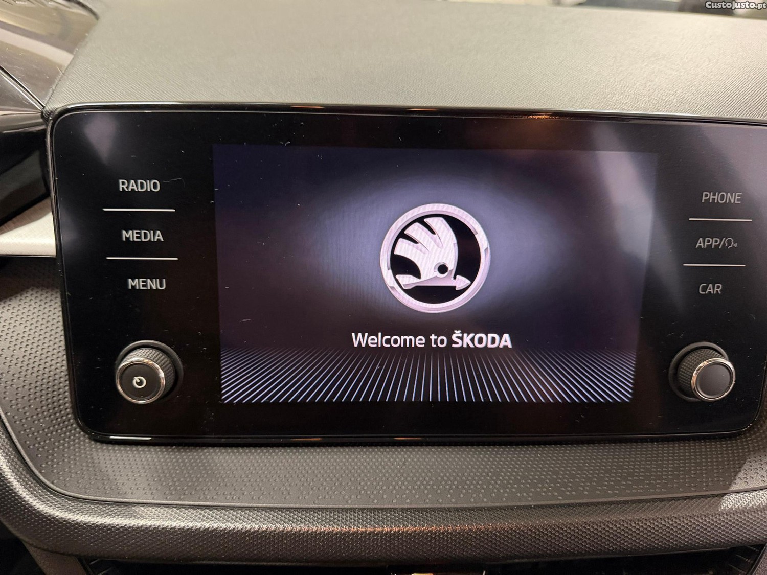 Skoda Fabia 1.0 TSI First Edition — fotografia 13