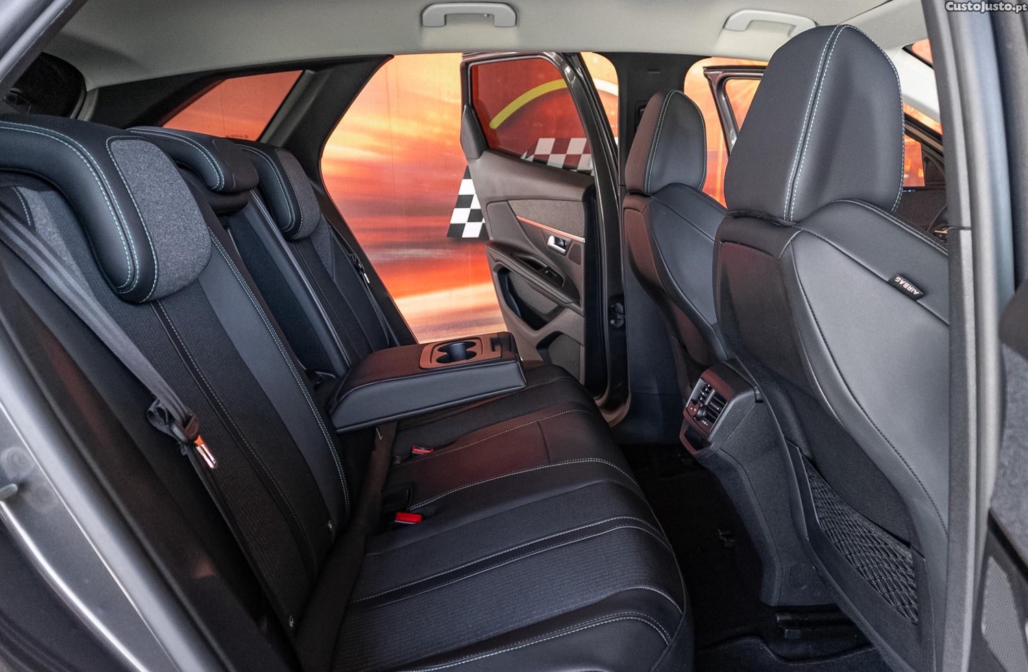Peugeot 3008 1.6 Hybrid ALLURE e-EAT8 — fotografia 3