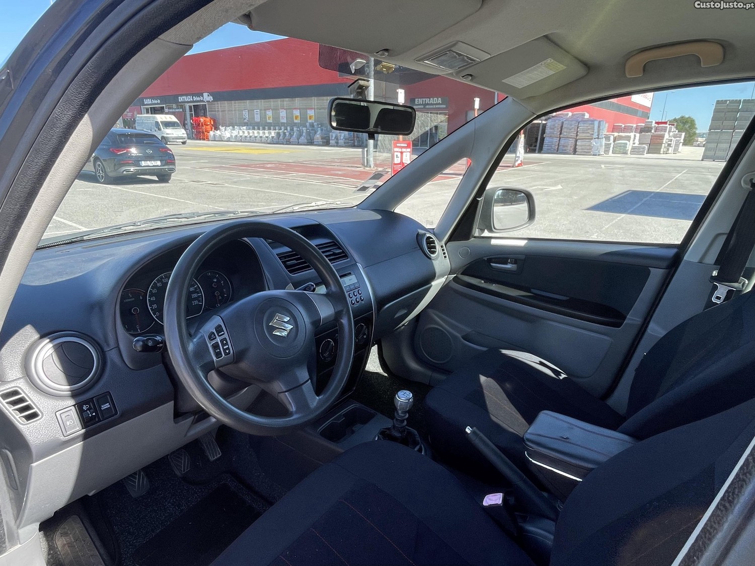 Suzuki SX4 1.6 — photo 5